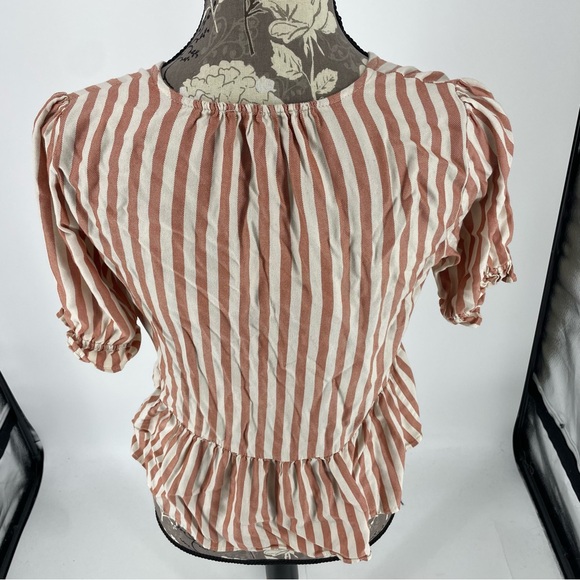 Madewell Courtyard Ruffle-Hem Top in Stripe - Picture 3 of 4